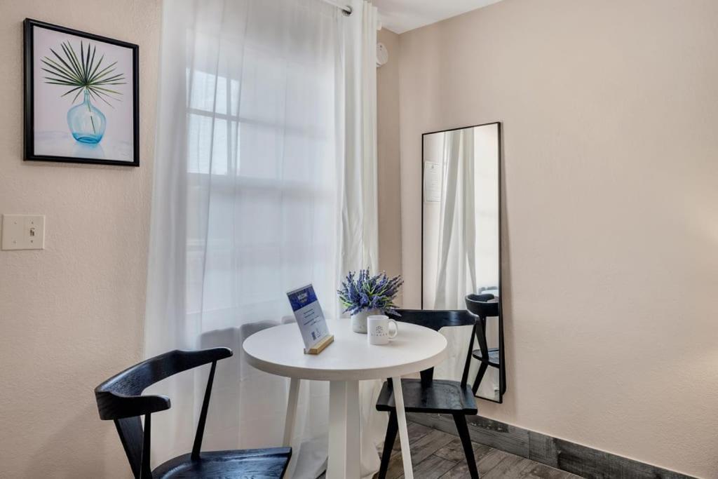 Located By The Beach 1 Bedroom With Parking And Pool Clearwater Exterior foto